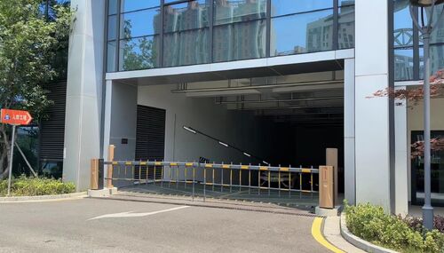 Dernière affaire concernant DZE4 Barrier Gate for Industrial Park Underground Parking Entrance
